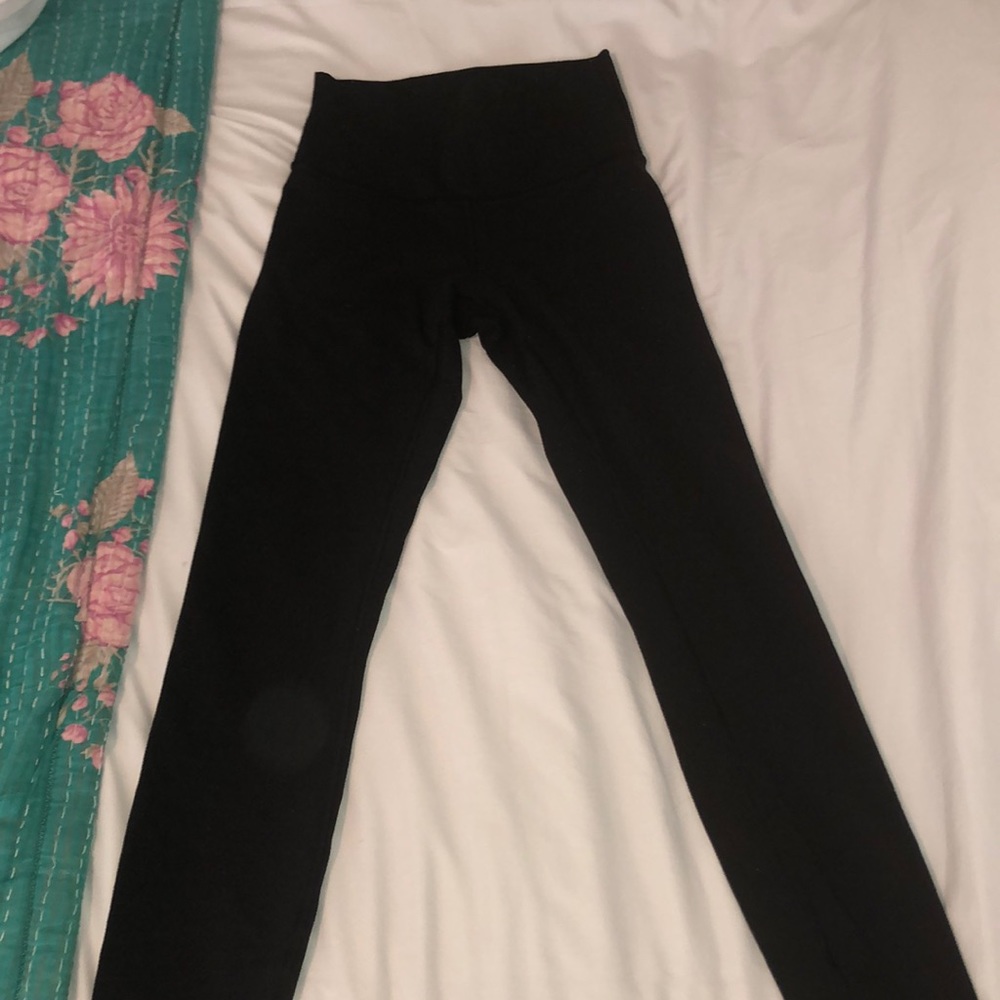 Black wunder under lululemon leggings